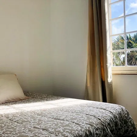 Apartment Retro Chic Charm 100m From Sea