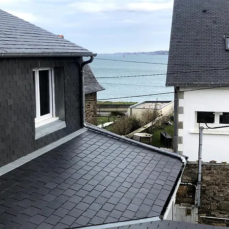 Retro Chic Charm 100m From Sea Apartment